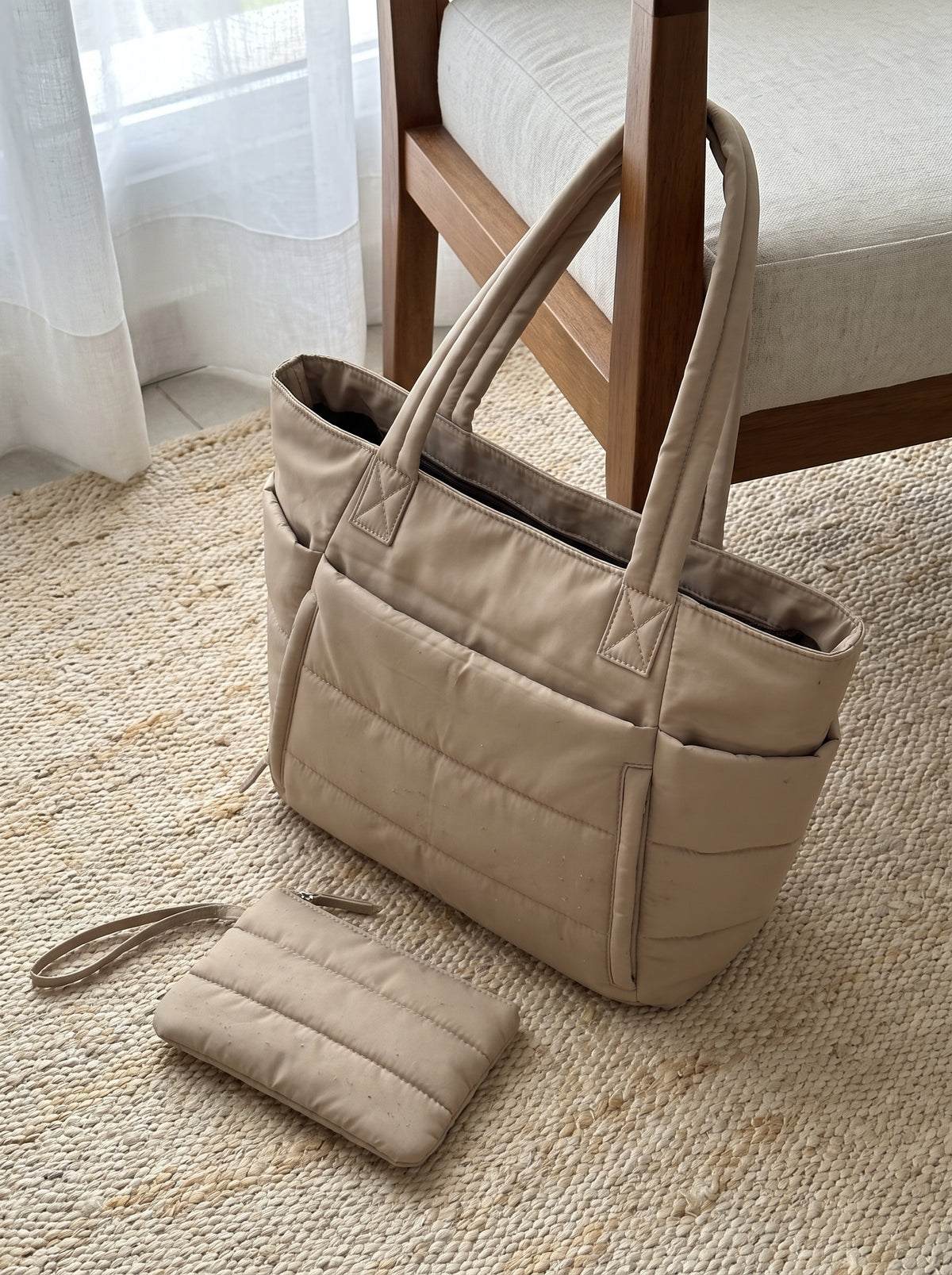 base bag. move · Bolsa tote com nécessaire