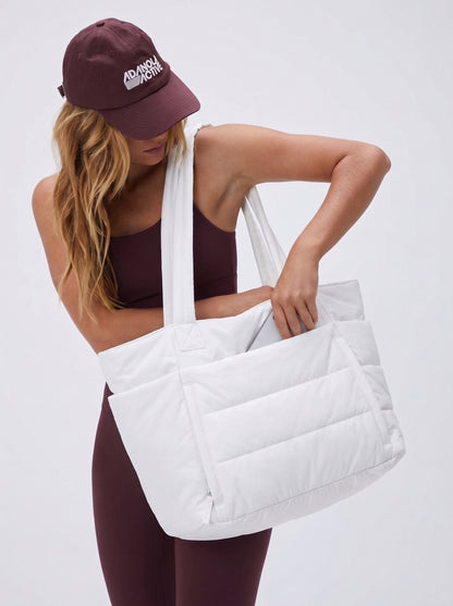 base bag. move · Bolsa tote com nécessaire